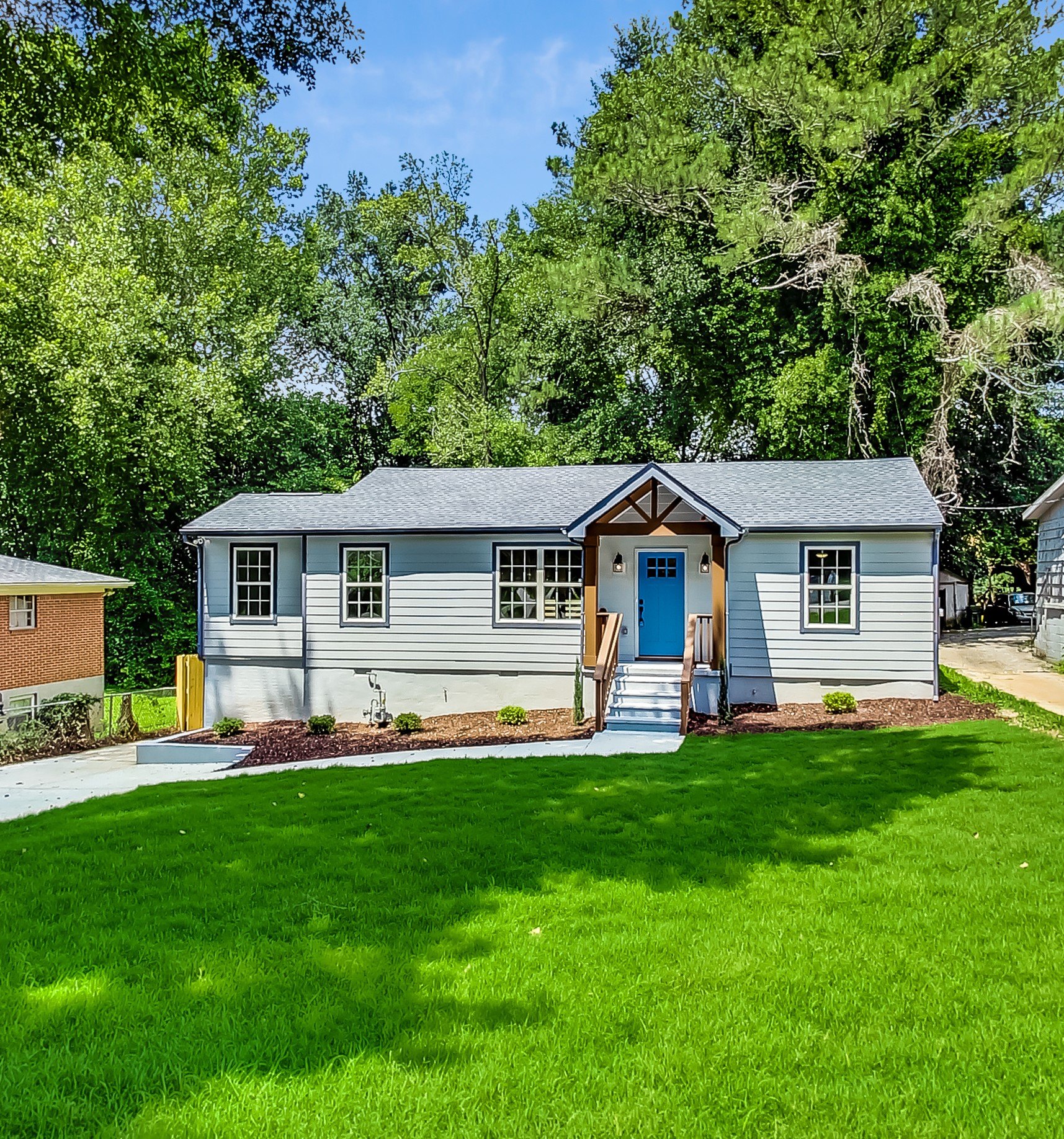 1261 Kenilworth Drive SW — photo 1