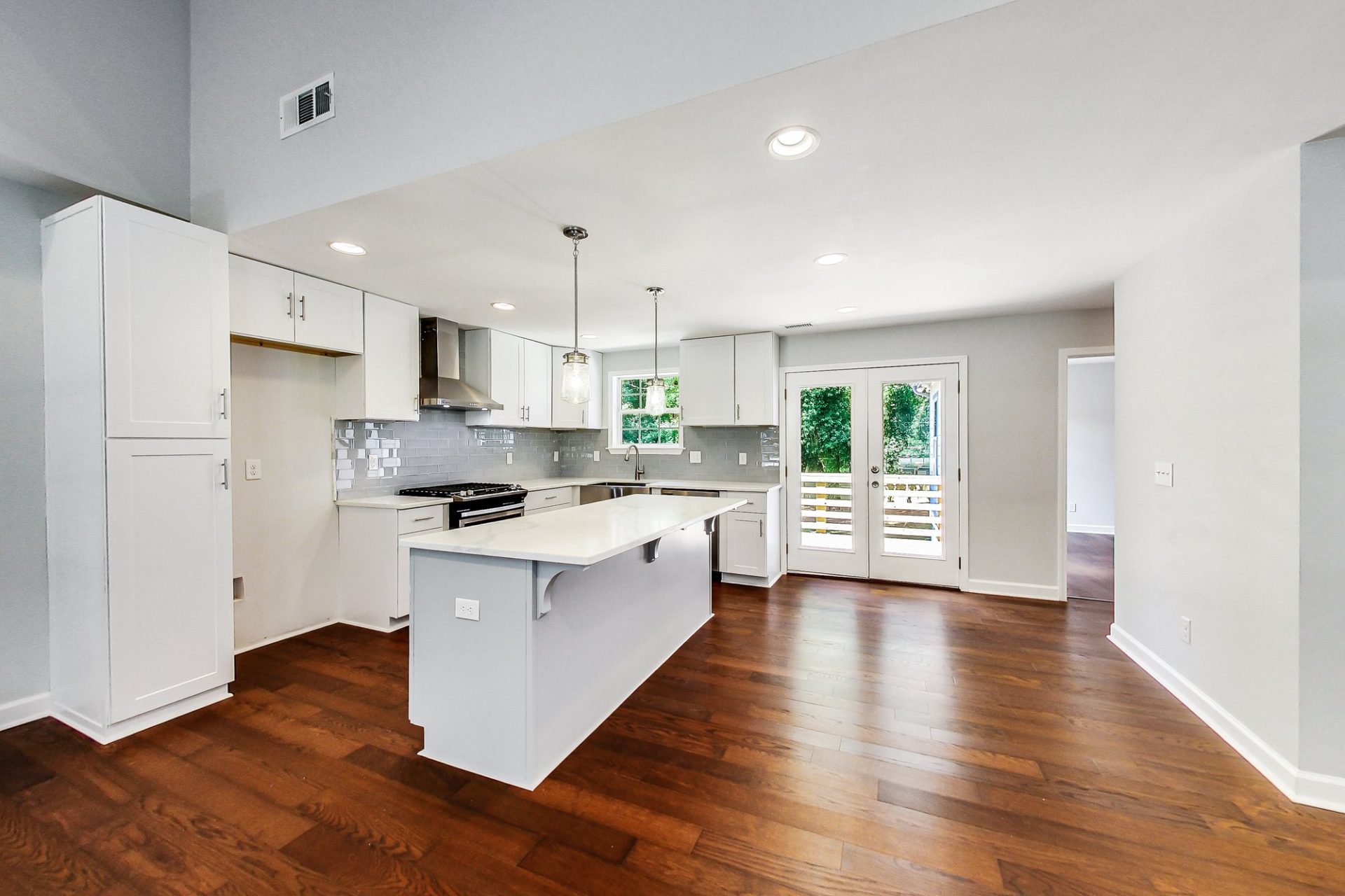1261 Kenilworth Drive SW — photo 5