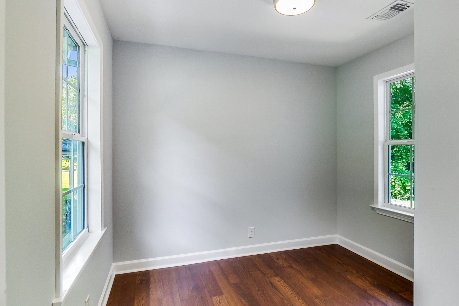 1261 Kenilworth Drive SW — photo 9