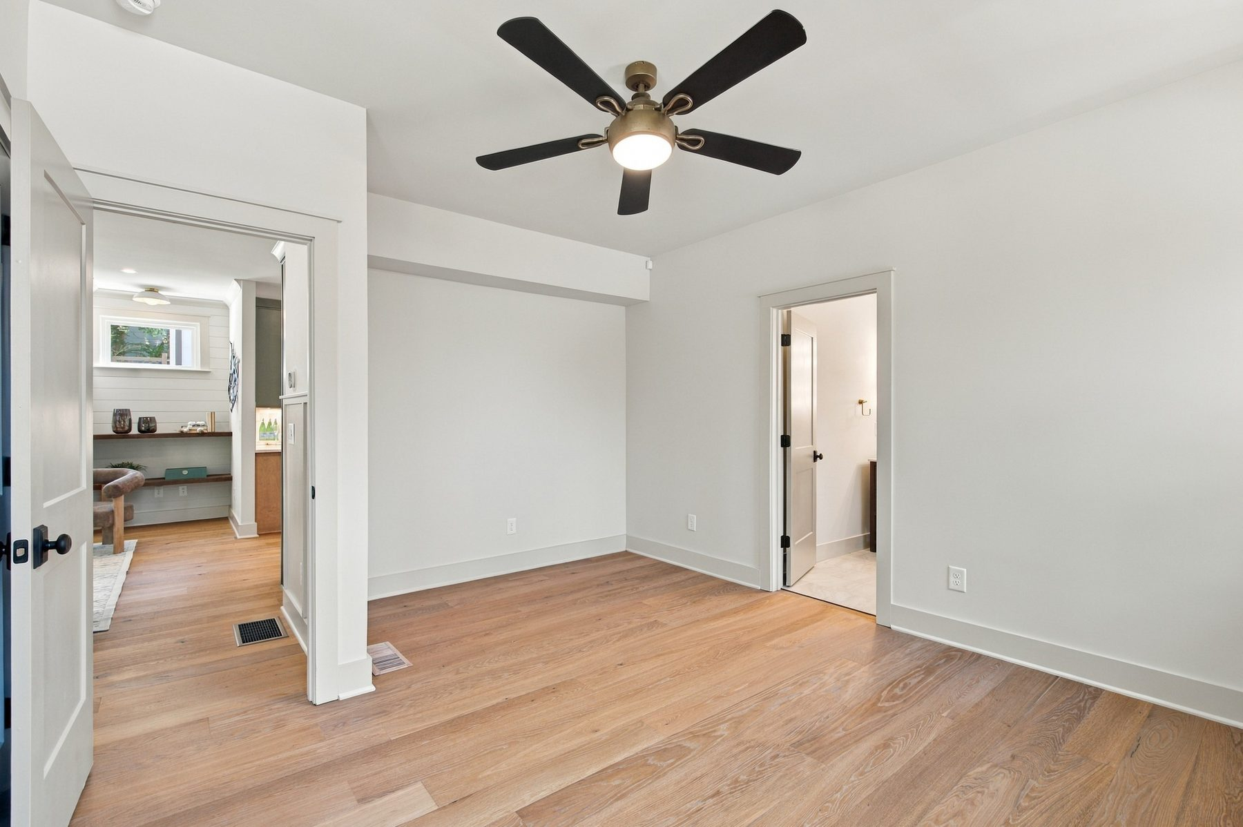 1669 Beecher St SW photo 25